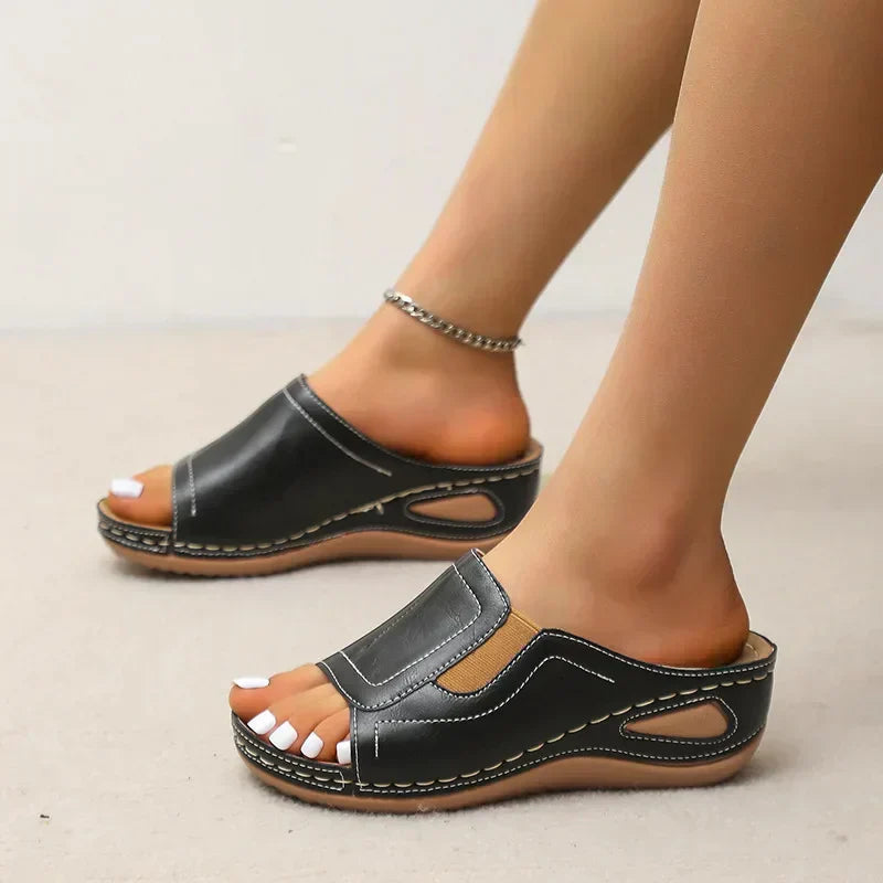 Tessa™  Sandaloi de Comfort